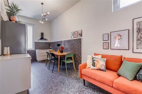 Velcro Apartment in Italy