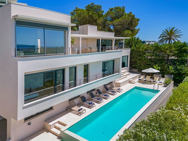 Villa Abejaruco in Cap Martinet, Spain