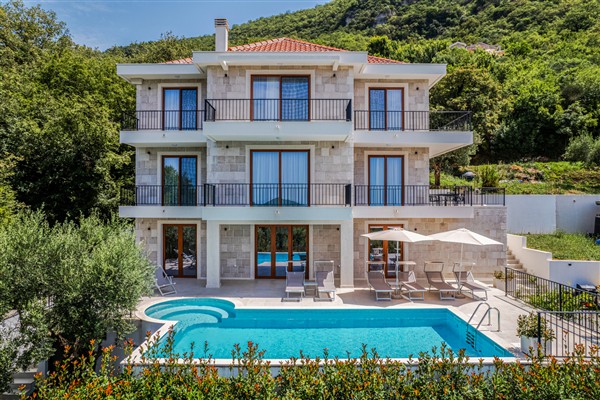 Villa Adrienne - Montenegro