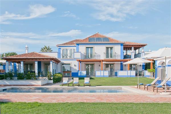 Villa Aksia in Olhos D'Agua, Algarve - Albufeira