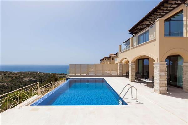 Villa Aphrodite Hills Elite UJ07, Aphrodite Hills, Cyprus With Swimming Pool