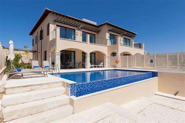Villa Aphrodite Hills Elite UJ08, Aphrodite Hills, Cyprus With Swimming Pool