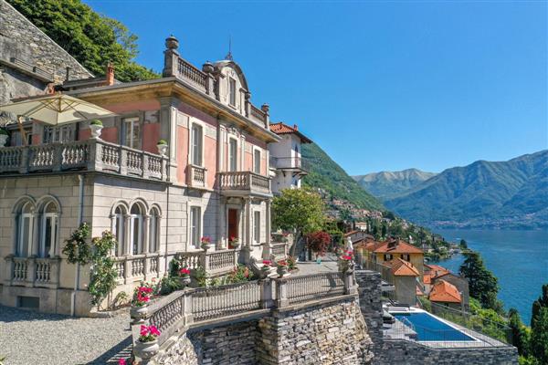 Villa Besana in Provincia di Como