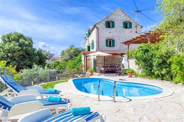 Villa Bonaca in Sumartin, Brac Island - Croatia