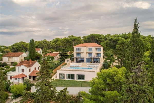 Villa Calmare in Postira, Croatia