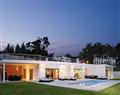 Enjoy a glass of wine at Villa Casa Ouro Bem; Foz de Arelho, Silver Coast; Portugal