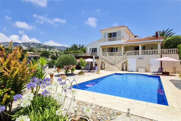 Villa Chrysos in 