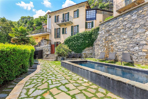 Villa Concerto in Carate Urio CO, Italy