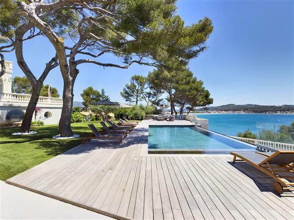 Villa D'Azur in Cote d'Azur, France - Var