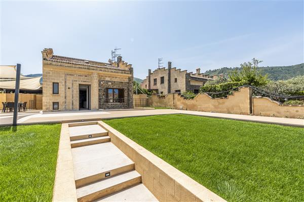 Villa Degli Emiri - Italy