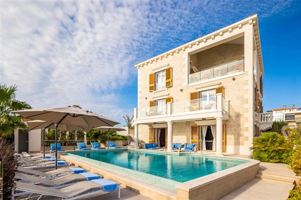 Villa Delfin Kasteli in Croatia