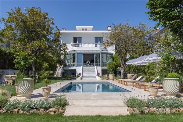 Villa Elegance in Antibes, France