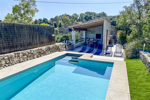 Villa Guineu in Spain