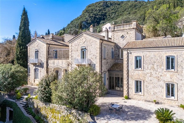 Villa Latona in Corfu