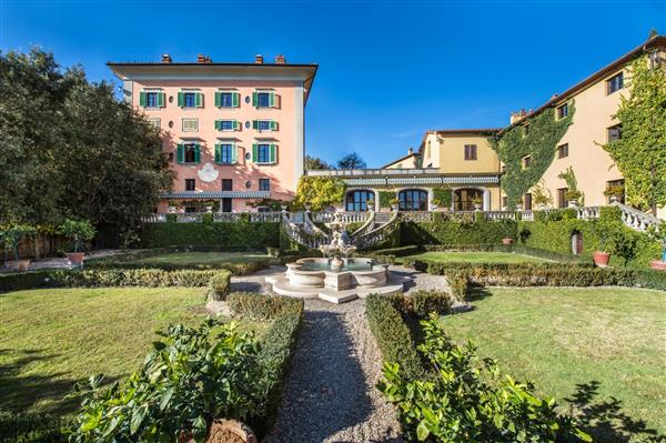 Villa Laurenzi in Provincia di Arezzo