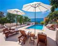 Enjoy a leisurely break at Villa Lavanda; Omis; Dalmatia