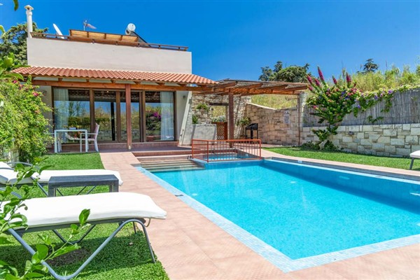 Villa Mandarin Platanias in Crete