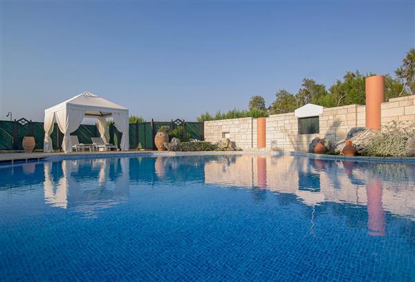 Villa Minotaur in Crete