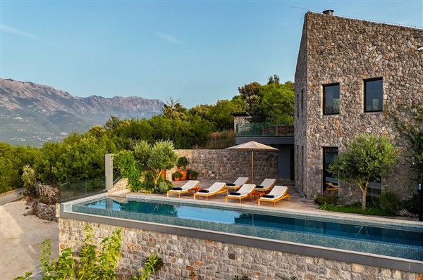 Villa Monteluce in Đuraševići, Tivat, Montenegro