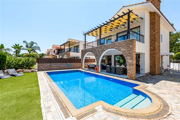 Villa Oceanus H3 in Ayia Napa, Larnaca Region - Cyprus