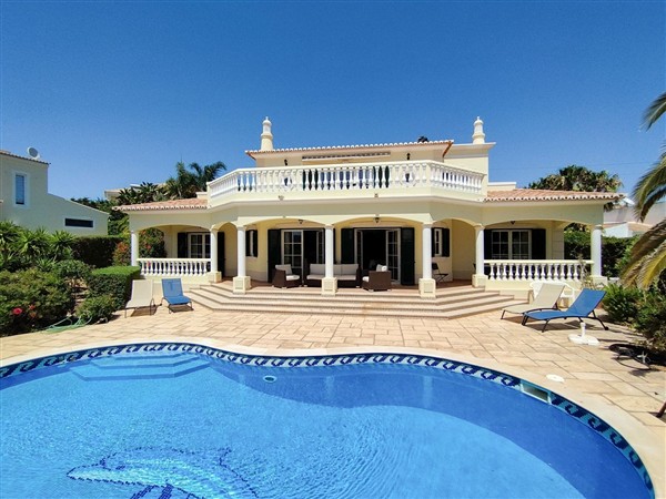 Villa Palmeira in Portugal