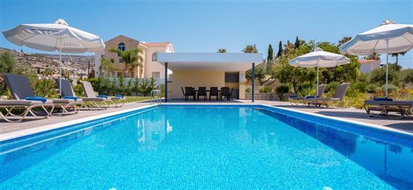 Villa Peyia in Coral Bay, Paphos