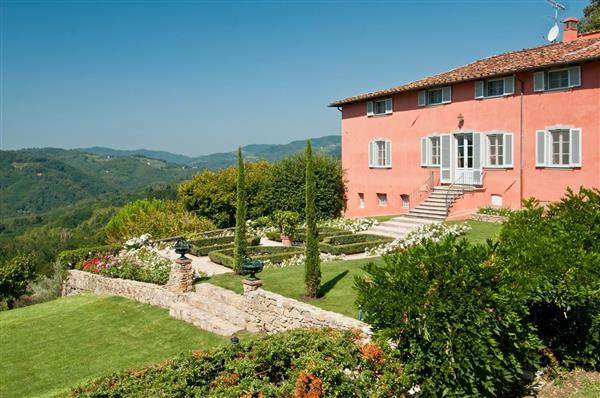 Villa Regina in Provincia di Lucca