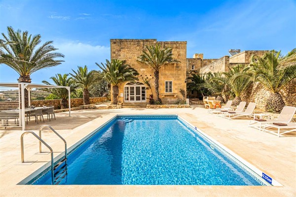 Villa Sinjura, Xaghra, Gozo