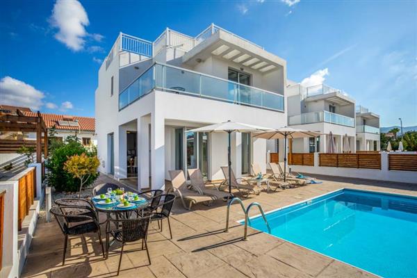 Villa White Daisy in Coral Bay, Paphos Region