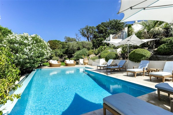 Villa Zidane in France